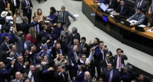 Derrota do povo: oposição a Lula livra bancos, bets e bilionários de impostos